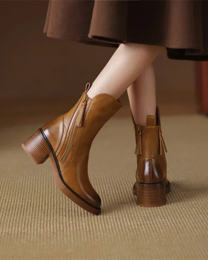 Gabriel | Botines negros de cuero con tacón cómodo, elegantes y atemporales.