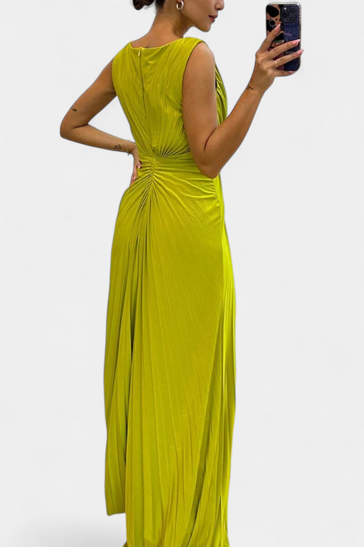Shiloh | Vestido Maxi Plisado con Abertura Lateral y Escote Cruzado